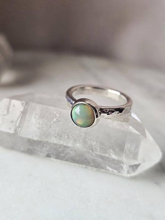 pierścionki srebrne Srebrny pierścionek z opalem etiopskim