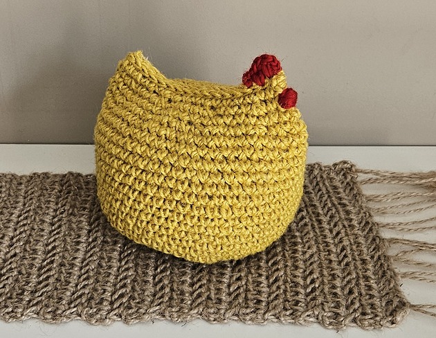 ozdoby wielkanocne Żółta Kura ogranicznik ze sznurka konopnego