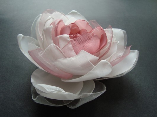ECRUI ZE SZCZYPTĄ RÓŻU SundayRose