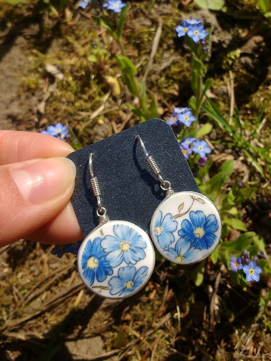 Kolczyki ceramiczne w niezapominajki biżuteria z talerzy