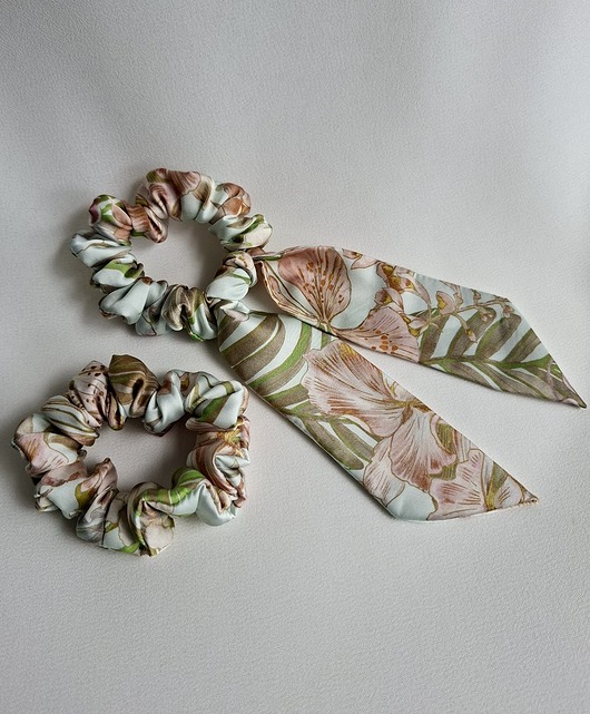 gumki do włosów Scrunchie Flores - dostępna w wersji z odwiązywaną szarfą