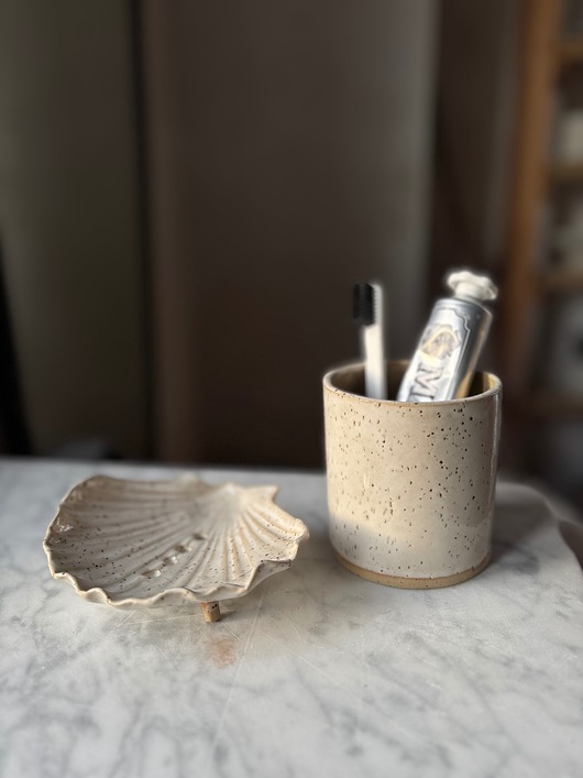 mydelniczki Zestaw Łazienkowy z Mydelniczką Muszlą Freckled White