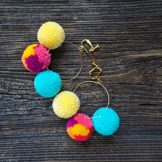 Klipsy boho z pomponami Mró Soutache