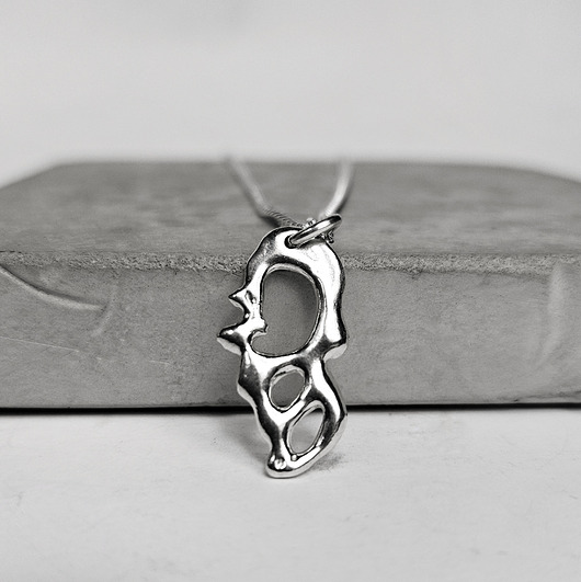 wisiory Ażurowy srebrny nieregularny wisior Smugi