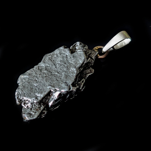 wisiory Masywny okaz meteorytu