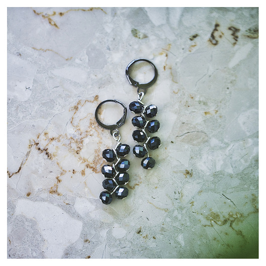 Granatowe kolczyki z kryształków AllDIY Jewelry
