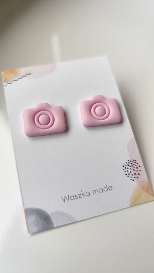 kolczyki z masy plastycznej Kolczyki aparat fotograficzny różowe