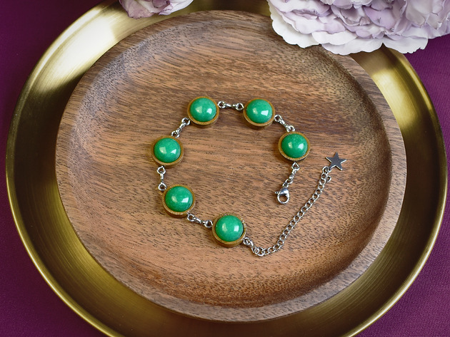 bransoletki drewniane Drewniana bransoletka z zielonym jadeitem