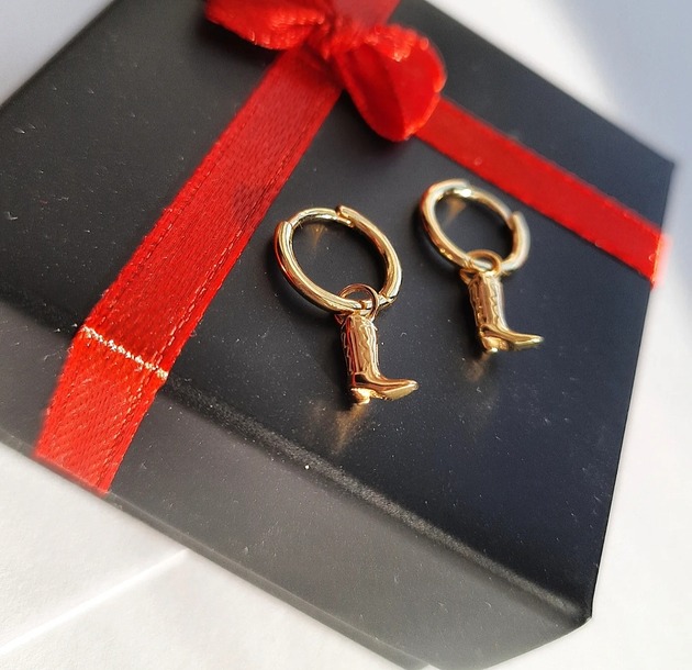 kolczyki pozłacane Kolczyki pozłacane kółeczka z bucikami kowbojkami