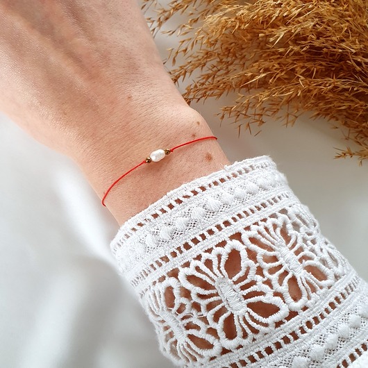 bransoletki z kamieni naturalnych czerwona nitka z perłą