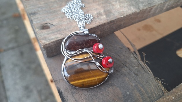 wisiory Brązy i czerwienie - wisiorek