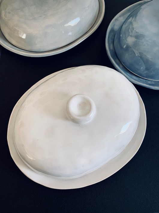 niewielka maselniczka biała AGABA pracownia ceramiczna