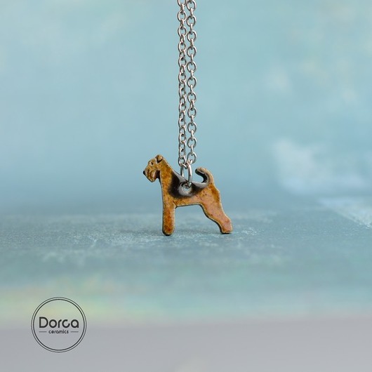 Airedale terrier mini zawieszka ceramiczna Dorca