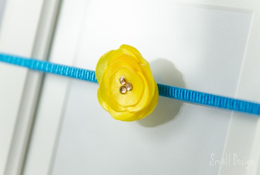 Opaska z żółtym kwiatuszkiem smalldesign