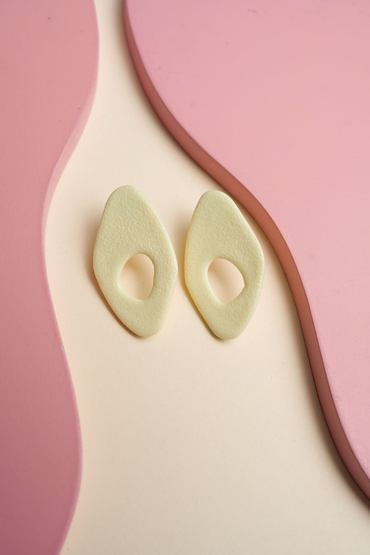 kolczyki z masy plastycznej Sztyfty w organicznym kształcie