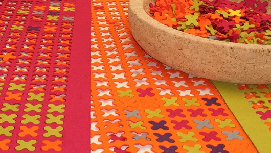 Bieżnik hand made -haft krzyżykowy w nowej skali AT design