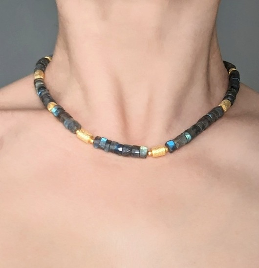 złote naszyjniki Pozłacany naszyjnik z labradorytem - premium