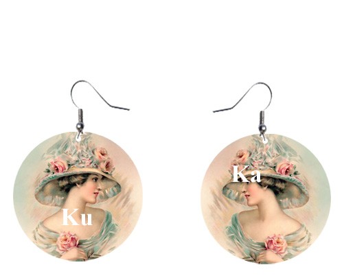 Women in hat KuKa