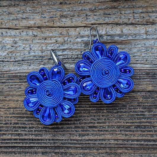 kolczyki soutache Kobaltowe kwiaty- kolczyki sutasz