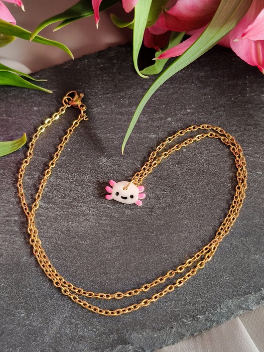 wisiory Naszyjnik z aksolotlem, kolorowa biżuteria kawaii z uroczym zwierzęciem