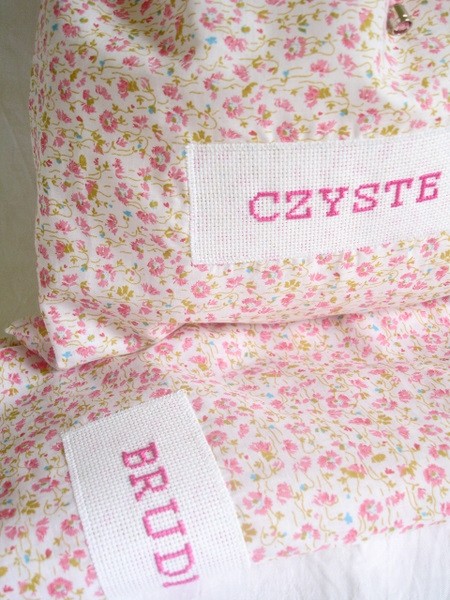 Pink Flowers - BRUDNE & CZYSTE metka by traczka