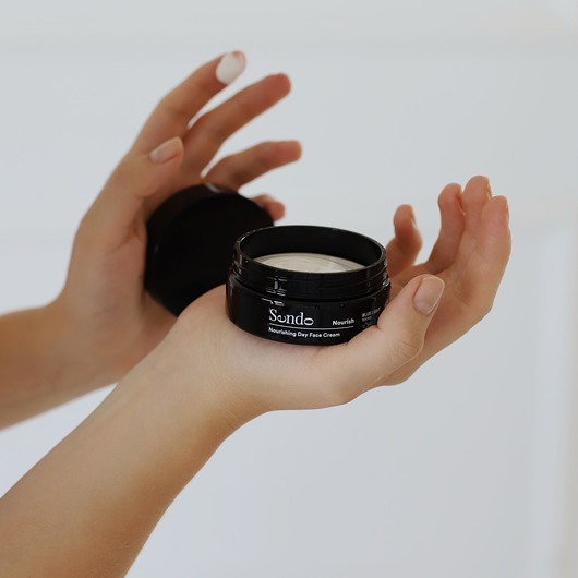 kremy do twarzy i pod oczy Odżywczy krem do twarzy na dzień Sendo 50 ml