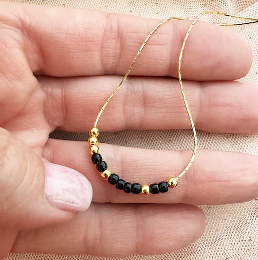 złote naszyjniki Krótki czarny naszyjnik z koralików srebro