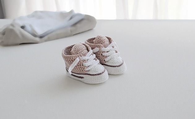 buty dziecięce Trampkowe skarpetki/buciki - beż/brąz
