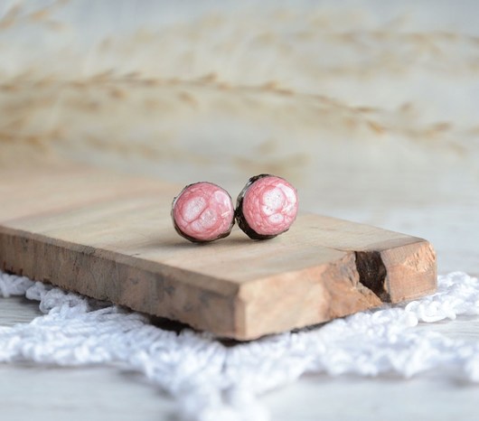 Różowe -ręcznie malowane kolczyki z drewna MyPieceOfWood