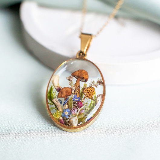 wisiory Naszyjnik z leśną kompozycją