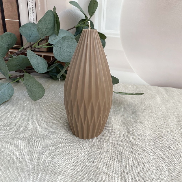 świeczniki i świece Świeca ekologiczna sojowa dekoracyjna "Grusha" 137x65mm brązowa