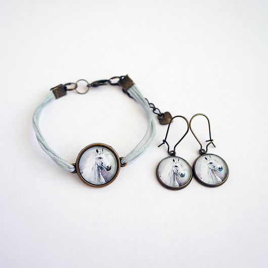 komplet biżuterii Komplet - Biały koń - kolczyki, bransoletka