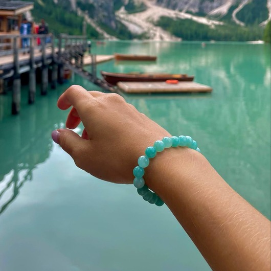 bransoletki z kamieni naturalnych Damska bransoletka wykonana z naturalnych kamieni chalcedonu