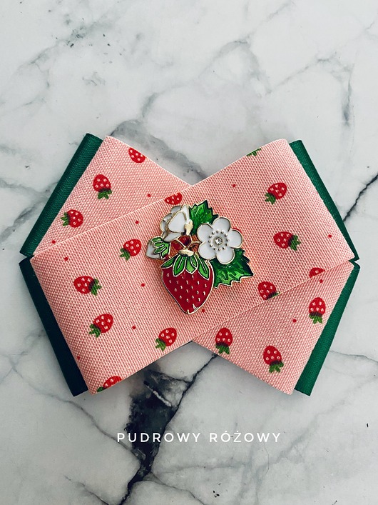 broszki Brosza z Truskawkami Kolekcja Limitowana  FRUIT Nowość