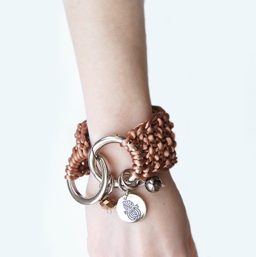 Knitted Bracelet. SatyNowa Carmelowo-złota Roboty Ręczne