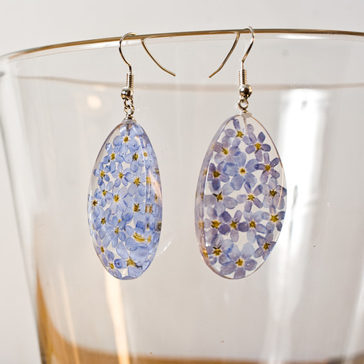Kolczyki z niezapominajkami w żywicy So Jewelry