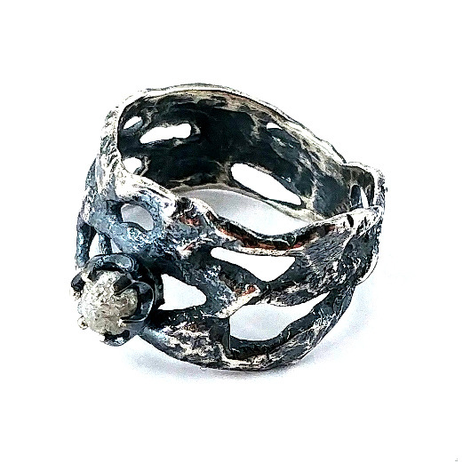 pierścionki srebrne Raw diamond - awangardowy pierścień z diamentem