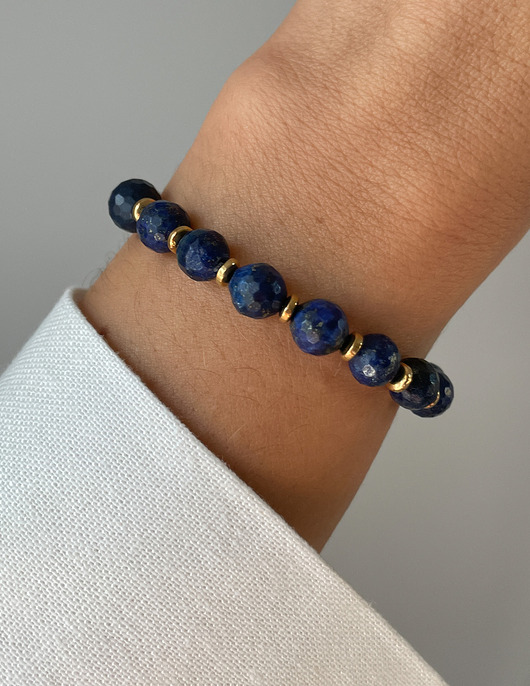 bransoletki z kamieni naturalnych Bransoletka na gumce z lapis lazuli z hematytem