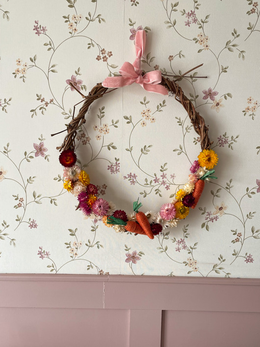 wianki wielkanocne Wielkanocny wianek z suszonymi kwiatami