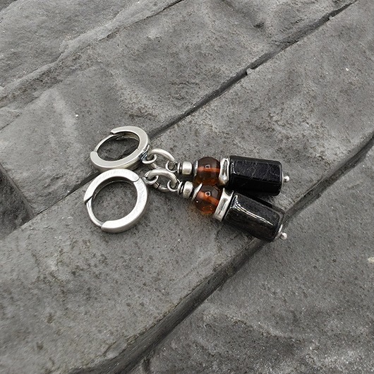 kolczyki z kamieniami Kolczyki Czarny turmalin i bursztyn