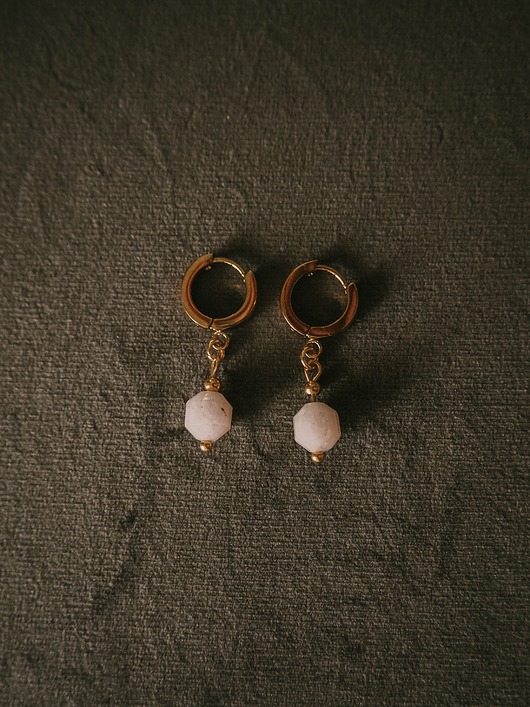 kolczyki z kamieniami Kolczyki z zawieszką z kamienia naturalnego