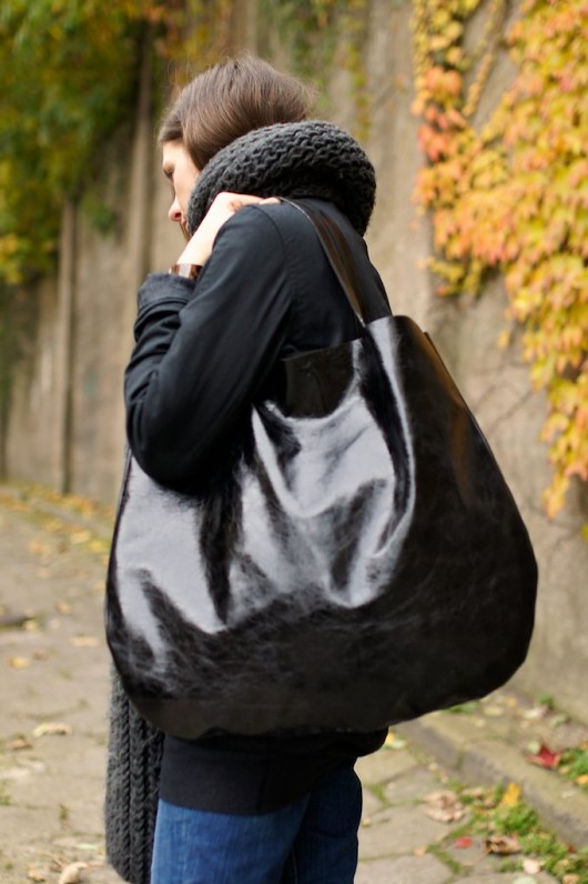 Duża czarna  hobo oversized patkas