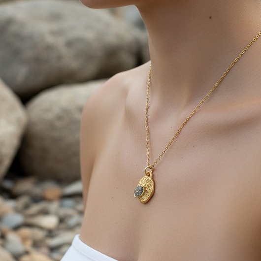 złote naszyjniki Naszyjnik z Pirytem