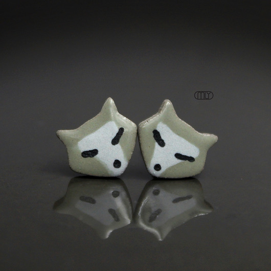 kolczyki ceramiczne Wilczki/stal chirurgiczna