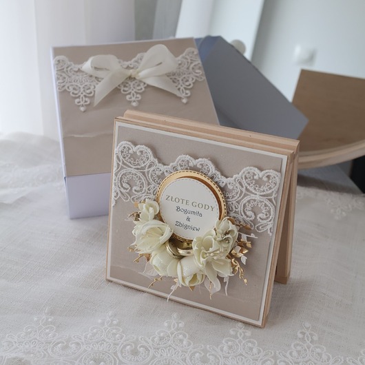 kartki scrapbooking Prezent na 50 rocznicę ślubu z torebką
