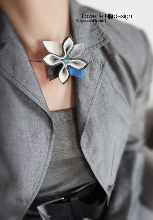 szaraz z ecru i niebieskoszarym FlowerFelt Design