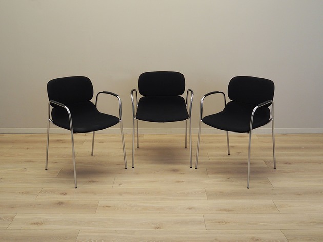 krzesła Komplet trzech krzeseł, włoski design, lata 70, produkcja: Włochy
