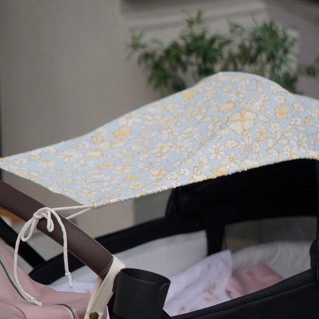 akcesoria dziecięce - różne Osłonka przeciwsłoneczna - Tiny Florals