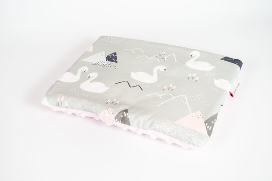 Podusia do wózka minky - łąbędzie - 23x30 cm Minky and Cotton