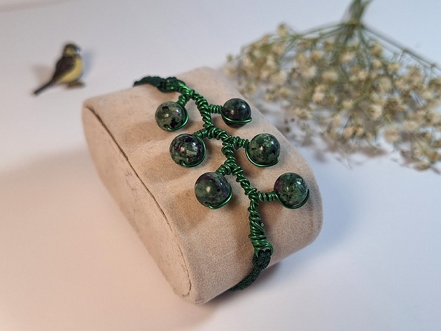 bransoletki wire wrapping Bransoletka gałązka z zoisytami